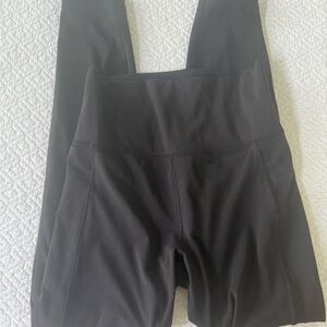 Vuori Black High-Waisted Leggings